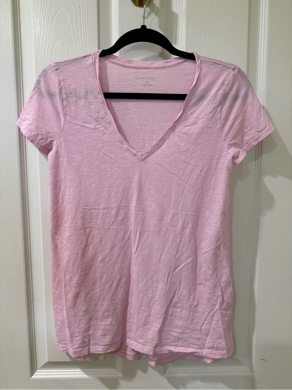 Lilly Pulitzer Light Pink V-Neck Short Sleeve Tee
